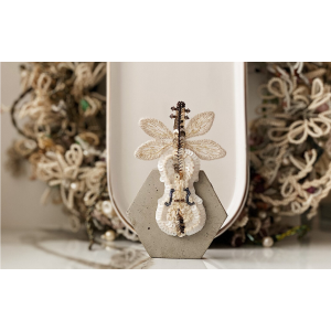 Брошь "Волшебная скрипка". Эльза Бикметова