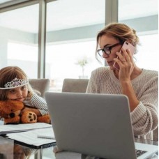 Материнство и самореализация. Галина Елтонская, Мамин дом